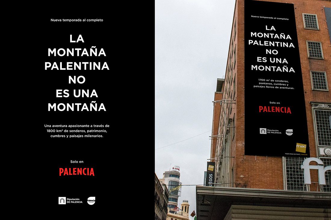 Aplicación de la campaña en una lona de gran tamaño colocada en el Centro Comercial Fnac de Madrid