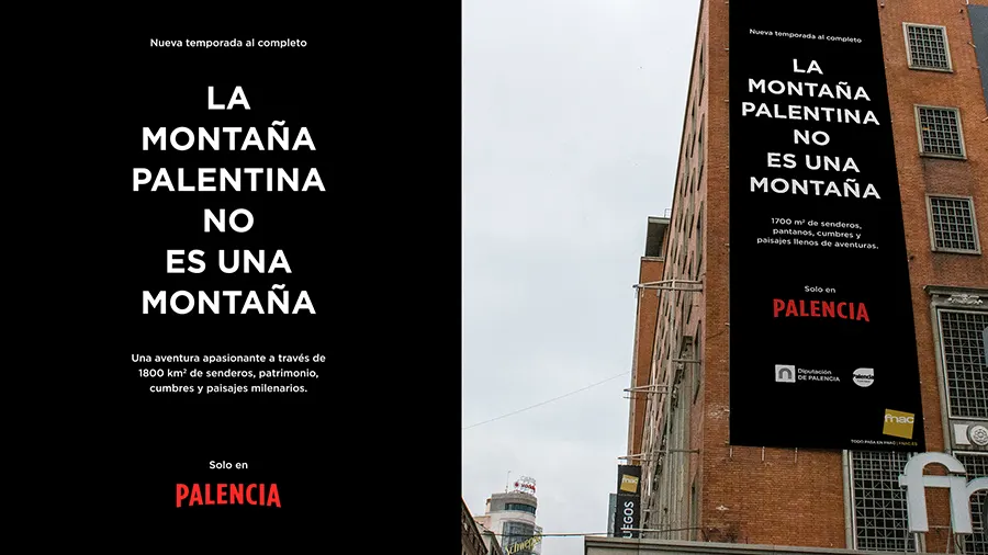Aplicación de la campaña en una lona de gran tamaño colocada en el Centro Comercial Fnac de Madrid
